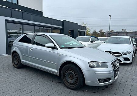 Audi A3 1.6 FSI Attraction *Einparkhilfe *Sitzheizung