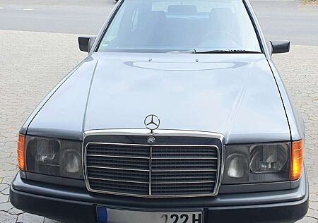 Mercedes-Benz E 250 W124 250 D Oldtimer