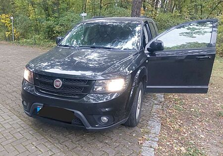 Fiat Freemont 2.0 Multijet 16V DPF Automatik Allrad Black Code
