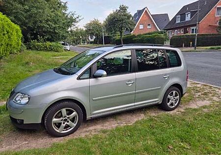 VW Touran Volkswagen 1.6 FSI Trendline