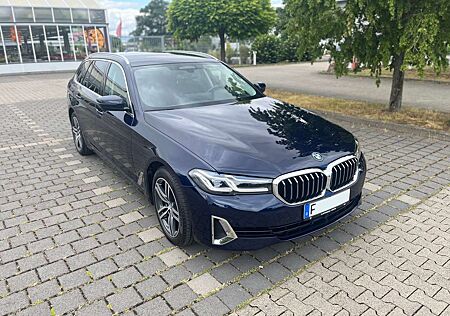 BMW 520d 520 xDrive Touring Aut. Luxury Line