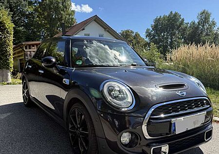 Mini Cooper SD (Schiebedach, inkl. Winterreifen)