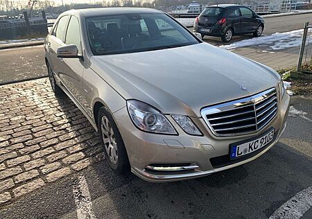 Mercedes-Benz E 200 BlueEFFICIENCY 7G-TRONIC Avantgarde