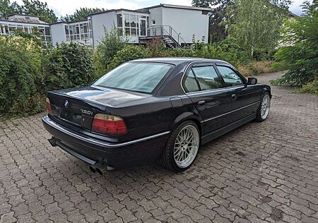 BMW 750i 750