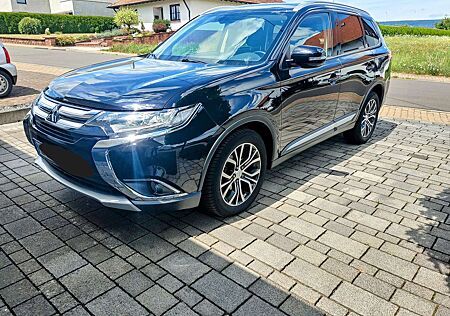Mitsubishi Outlander Diesel 2.2 DI-D 4WD Aut. SUV-Star+