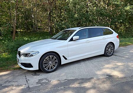 BMW 530i 530 - HUD/ AHK/ Ambiente/ Leder/ adaptives LED