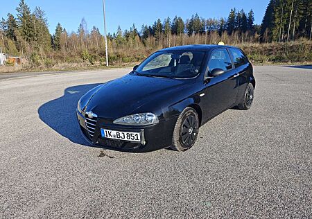 Alfa Romeo 147 1.6 Twin Spark Limited TI !!!TÜV NEU!!!