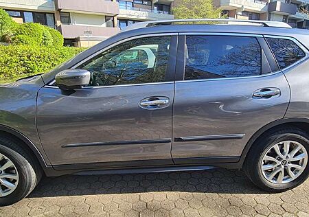 Nissan X-Trail Diesel 1.6 dCi 360° 7 Sitze Pano 8x alu