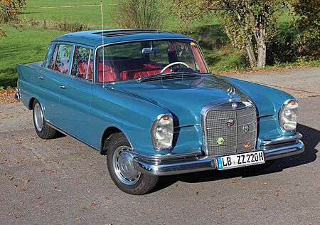 Mercedes-Benz 220 SE: gr. Heckflo. W111, SSD, Leder, Servo, H-Kennz.