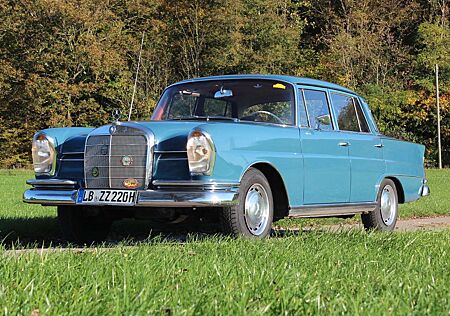 Mercedes-Benz 220 SE: gr. Heckflo. W111, SSD, Leder, Servo, H-Kennz.