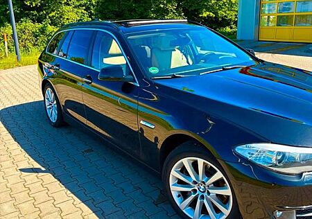 BMW 525d 525 xDrive Touring Sport-Aut. Luxury Line