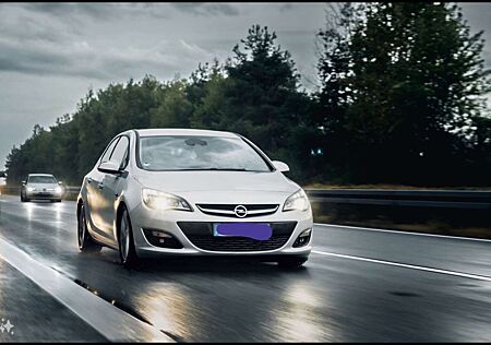 Opel Astra 1.4 Turbo ENERGY**176ps**