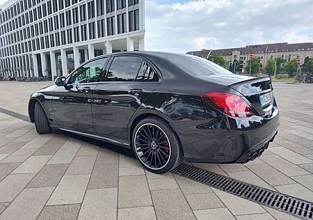 Mercedes-Benz C 200 4Matic 9G-TRONIC AMG Line