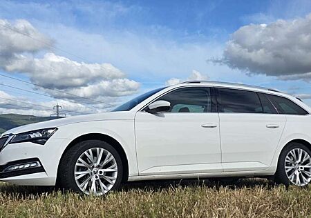 Skoda Superb Combi 2.0 TDI Style MATRIX+NAVI+AHK+ACC