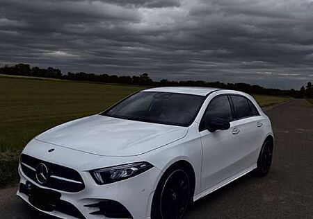 Mercedes-Benz A 200 4Matic 8G-DCT AMG Line