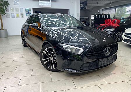 Mercedes-Benz A 180 Edition Automatik Navi RüFaKa Teilleder Amb.Beleuc