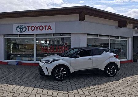 Toyota C-HR Hybrid Style Selection