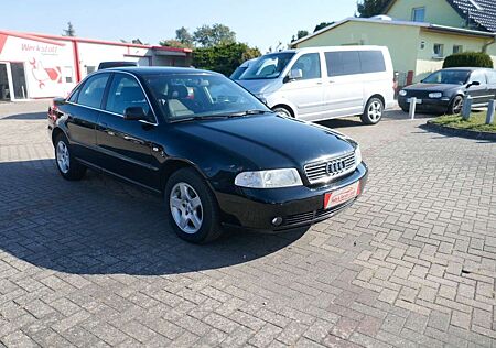 Audi A4 2.4 tiptronic SHZ