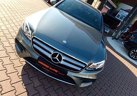 Mercedes-Benz E 200 4Matic, LED , 1. Hand, NAVI, Leder