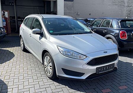 Ford Focus Turnier Trend*PDC*WENIG KM*HU NEU*