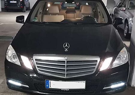 Mercedes-Benz E 250 E-Klasse T-Modell Diesel T CDI DPF BlueEFFICIENCY