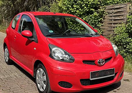 Toyota Aygo Cool TÜV neu elek. Fensterh. Zentralver. 2.Hd.