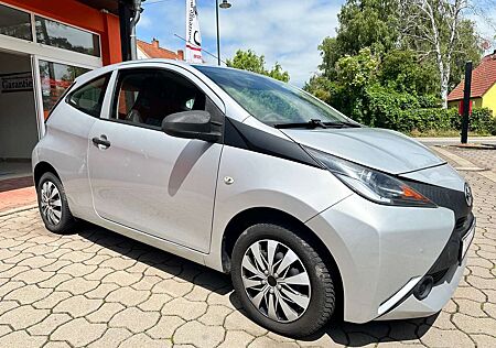 Toyota Aygo x * Klima * Neuer Tüv * Mit Garantie *