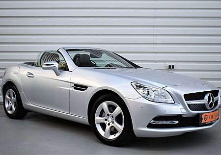 Mercedes-Benz SLK 200 SLK200+Automatik+Navi+PDC+Pano+SHZ