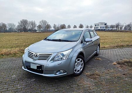 Toyota Avensis Combi 1.8 Sol