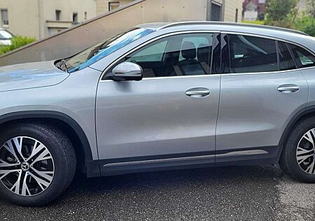 Mercedes-Benz GLA 180 GLA Diesel d 8G-DCT Progressive Advanced