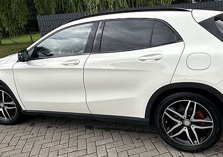 Mercedes-Benz GLA 200 (156.943)