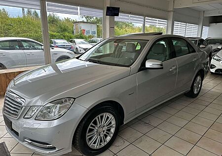 Mercedes-Benz E 200 CGI Aut BlueEfficiency Lim mit Schiebedach