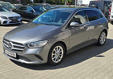 Mercedes-Benz B 180 AUTO NAVI KAM AAC SHZ el.HK