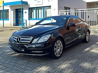 Mercedes-Benz E 220 E 220 CDI DPF Coupe BlueEFFICIENCY AutomatikAvantg