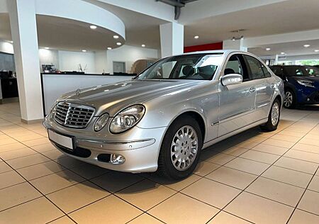 Mercedes-Benz E 200 Kompressor (Navi, Parksensoren)