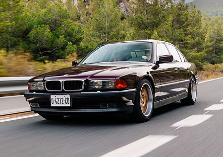 BMW 740i 740 V8