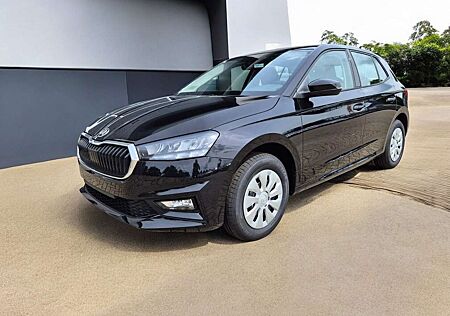 Skoda Fabia 1.0 TSI DSG Selection AC/AA Kamera PDC SHZG