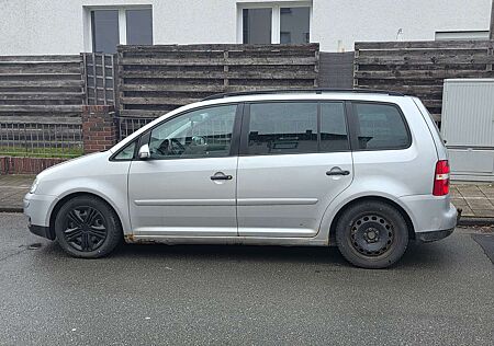 VW Touran Volkswagen 1.6 FSI