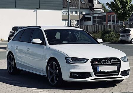 Audi S4 Avant S tronic