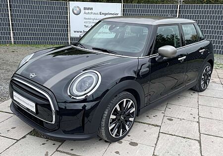 Mini Cooper LM17 Navi R-Kamera Driving Assist Leder!