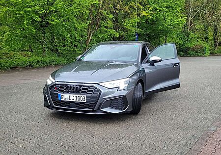 Audi S3 TFSI Limousine quattro S tronic