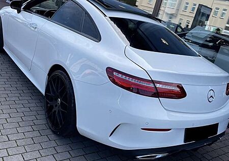Mercedes-Benz E 220 d Coupe 9G-TRONIC AMG Line