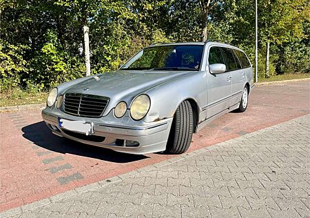 Mercedes-Benz E 240 W 210 T Kombi Avantgarde