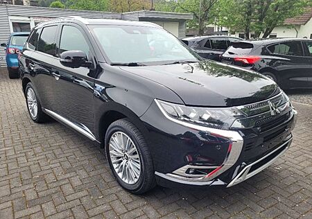 Mitsubishi Outlander PHEV TOP KAMERA NAVI AHK STANDHEIZUNG