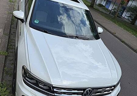 VW Tiguan Volkswagen 2.0 TDI R-Line