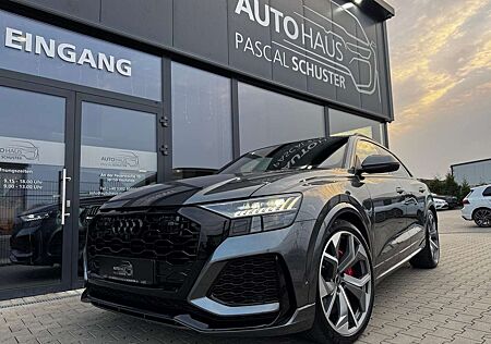 Audi RS Q8 4.0 TFSI/LUFT/AHK/305km/h/KERAMIK/PANO/