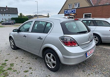 Opel Astra H Lim. Basis