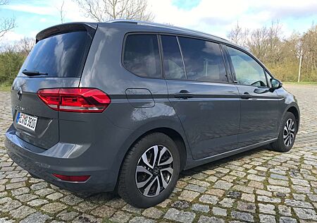VW Touran Volkswagen 2.0 TDI SCR ACTIVE Standheiz. AHK Navi