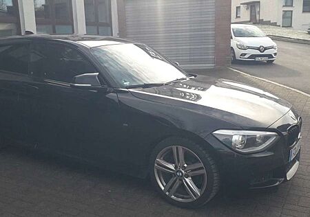 BMW 116 i 3-trg. M PAKET NAVI XEN **MOTORSCHADEN**