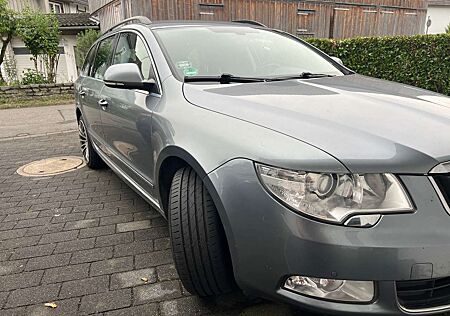 Skoda Superb II Combi Diesel Combi 2.0 TDI Elegance